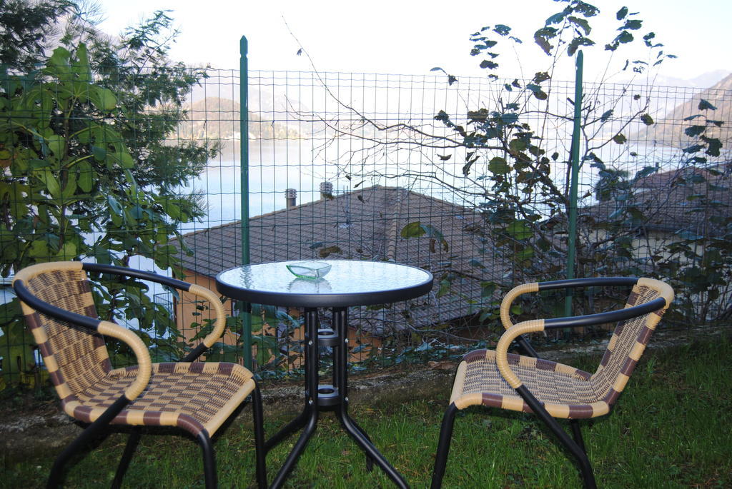 B&B Sosta Sul Lago レッツェノ エクステリア 写真