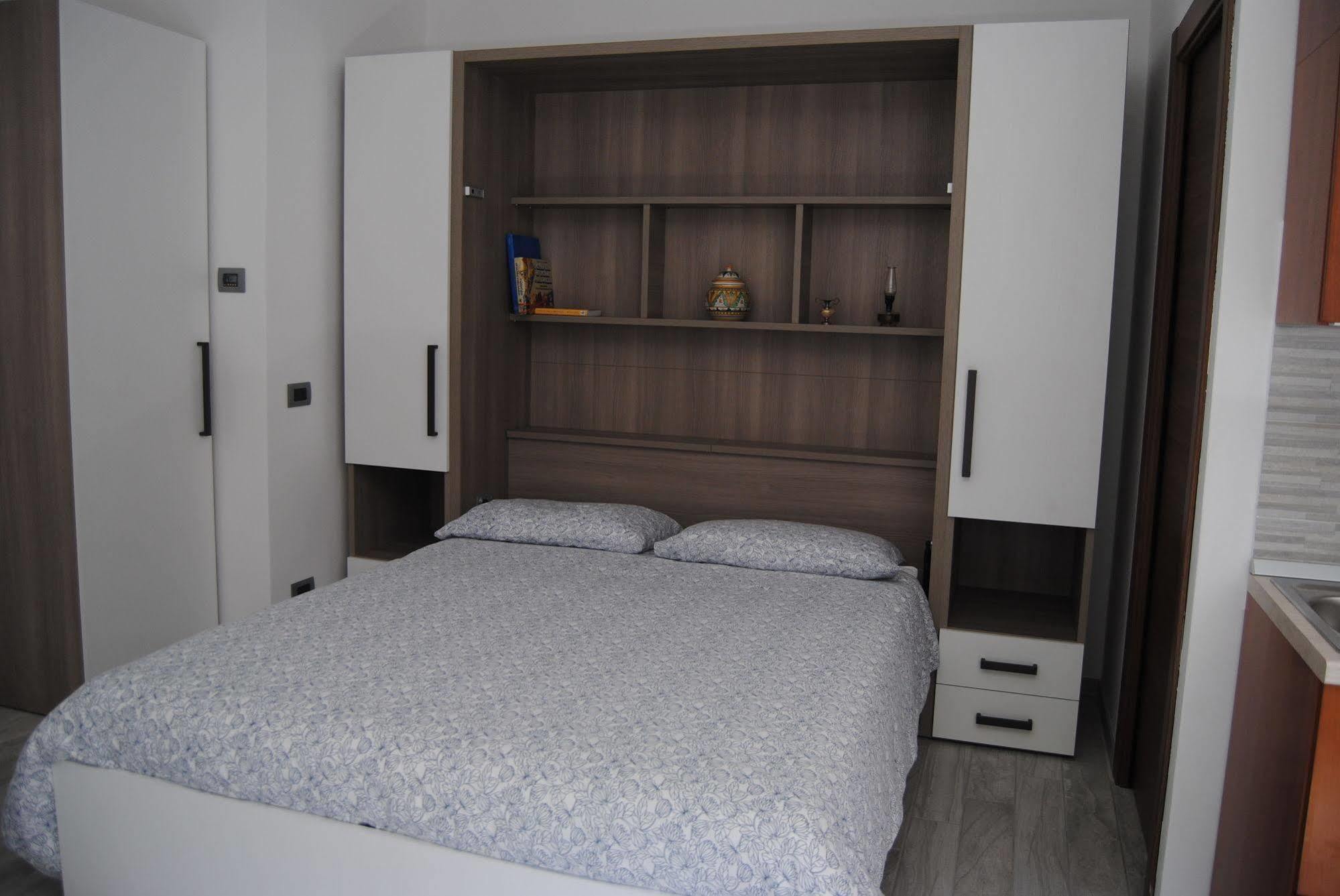 B&B Sosta Sul Lago レッツェノ エクステリア 写真