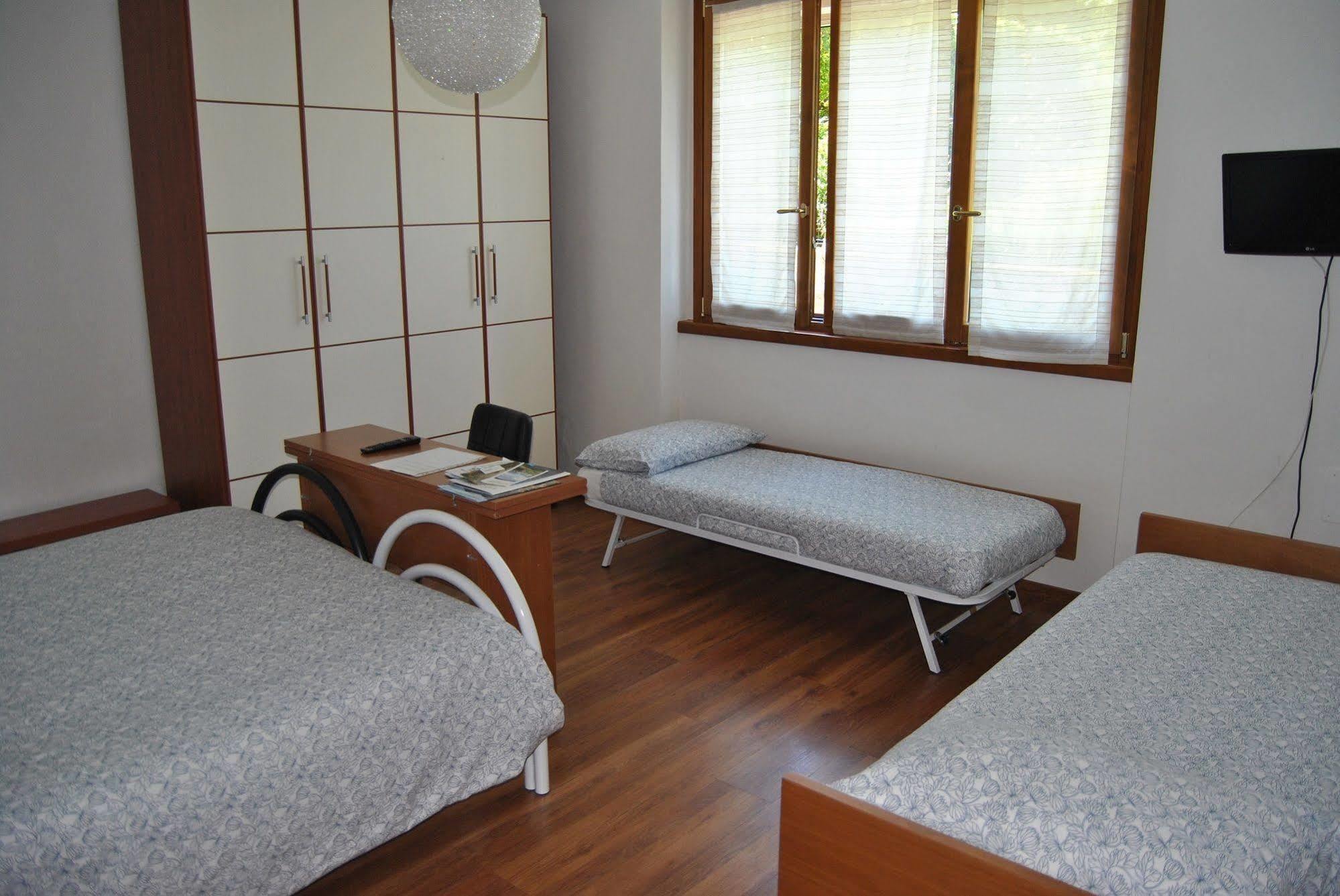 B&B Sosta Sul Lago レッツェノ エクステリア 写真
