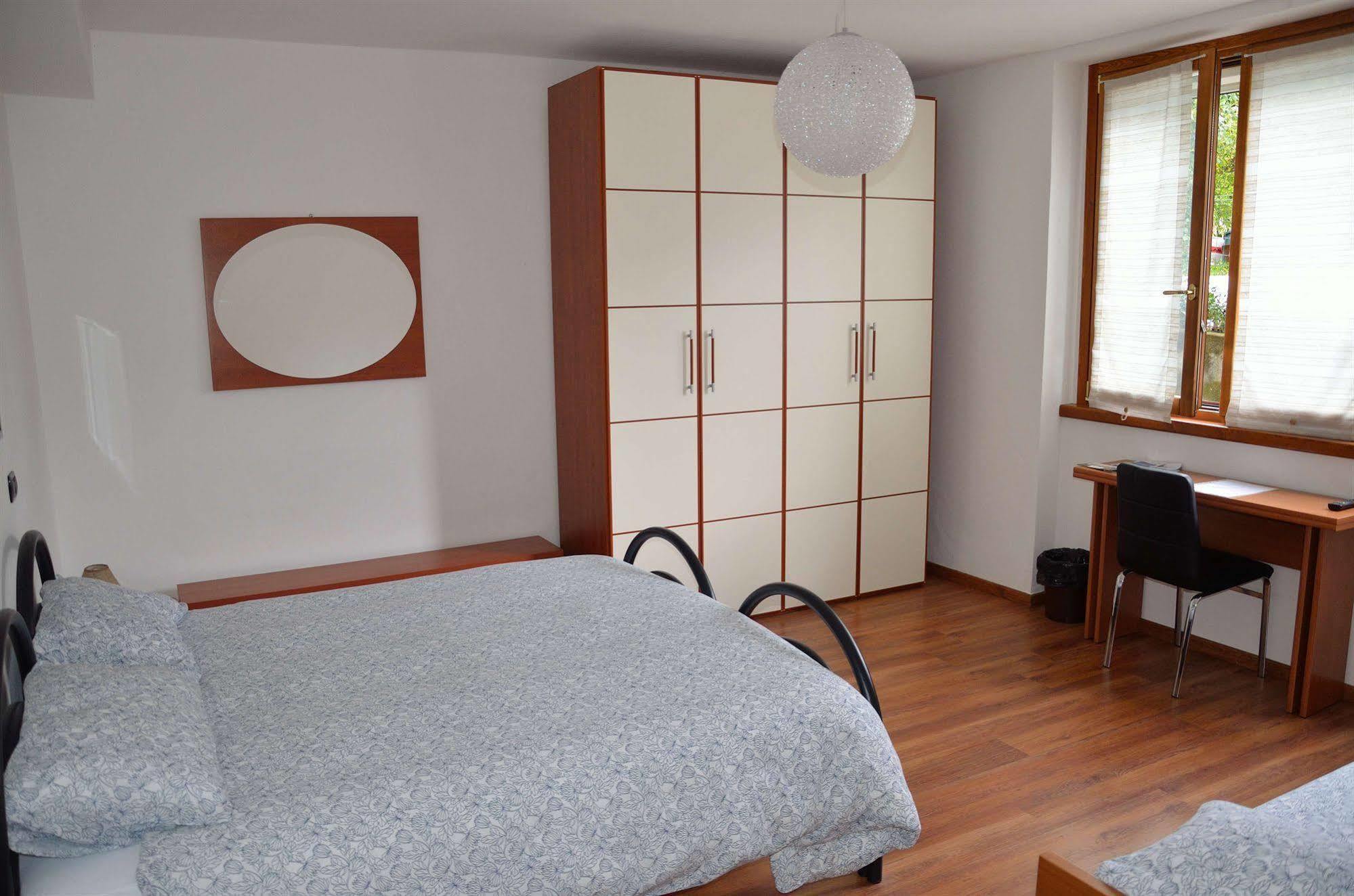 B&B Sosta Sul Lago レッツェノ エクステリア 写真